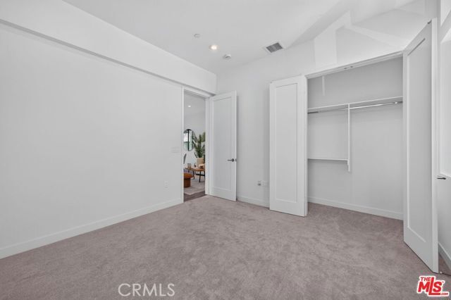 Building Photo - 1204 N Orange Grove Ave