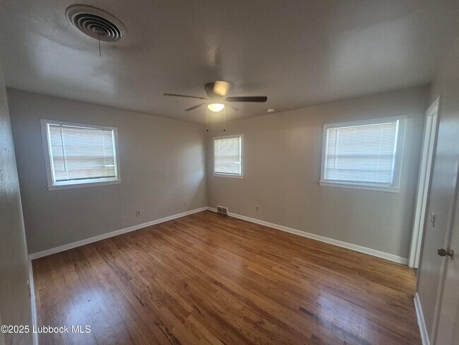 Building Photo - 3114 40th St