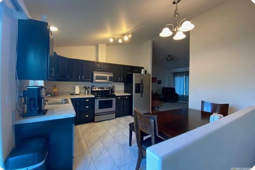 Building Photo - 4432 Lux Ave