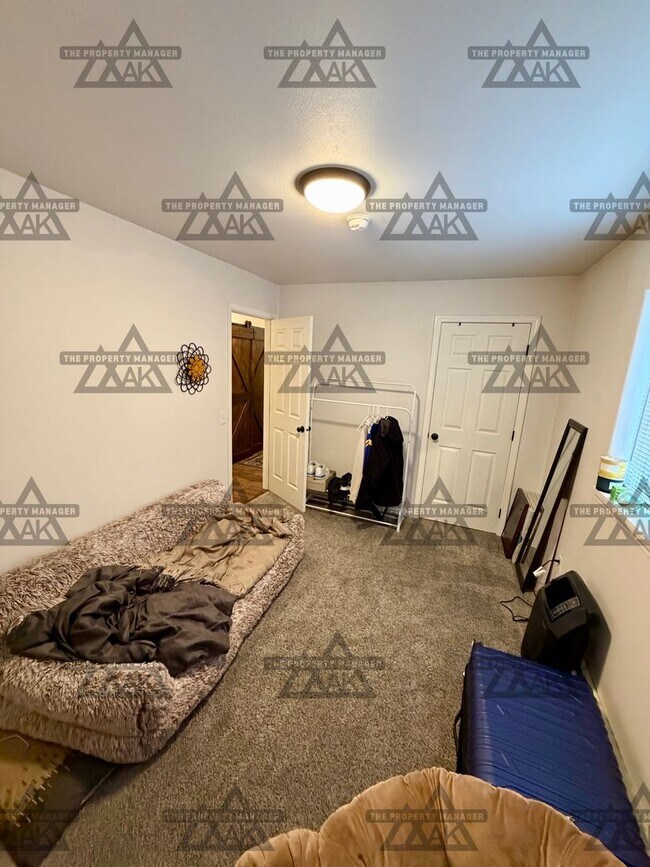 Building Photo - 3BR Home in North Pole | Fenced Yard/Pet Friendly + Garage | Available June 15