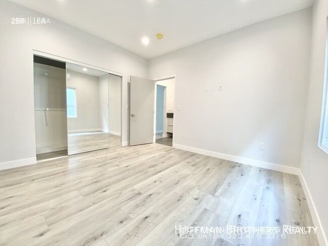 Building Photo - 141 N Swall Dr