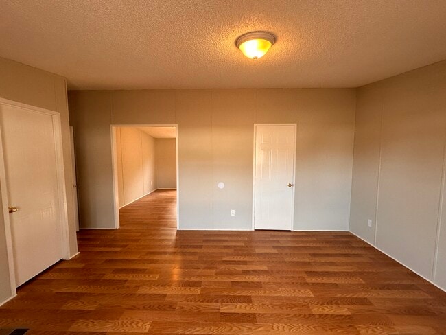 Building Photo - 113 Willow St