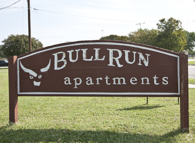 Building Photo - Bull Run Apartments