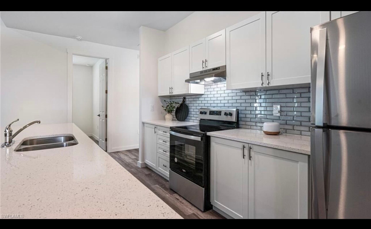 Building Photo - 417 NW 3rd Ln