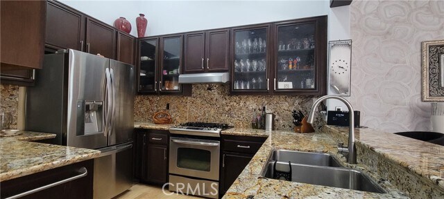 Building Photo - 17 Destiny Way