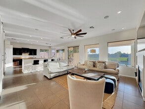 Building Photo - 6682 S Crestview Dr