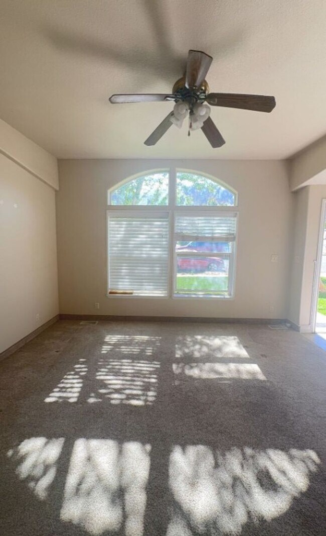 Building Photo - 311 N Highland Dr