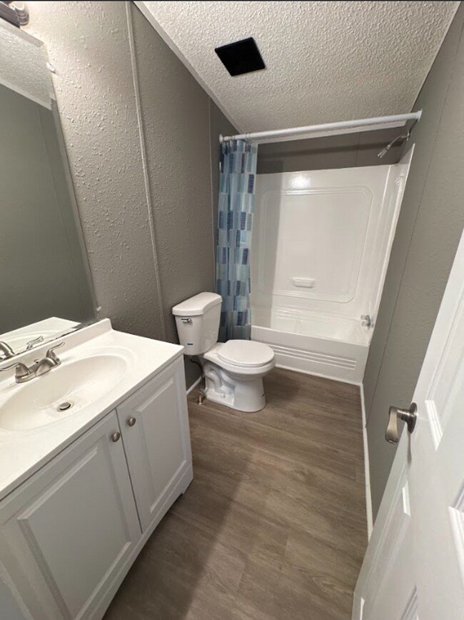 Building Photo - 422 N 4th Ave