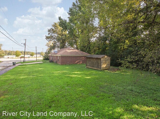 Building Photo - 3015 Frayser-Raleigh Rd