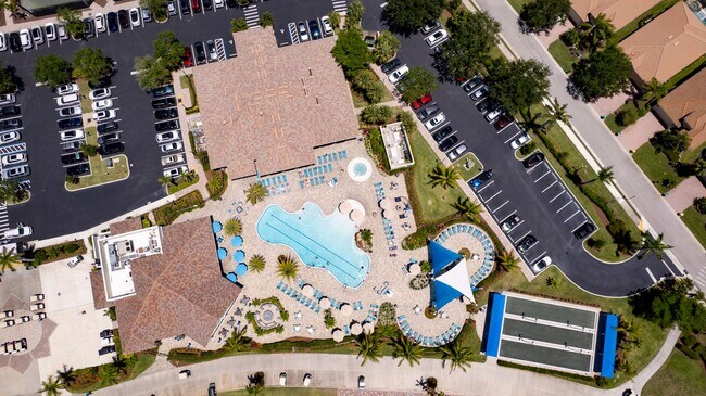 Building Photo - ** HERITAGE BAY ** 2 BED / 2 BATH - CONDO ...