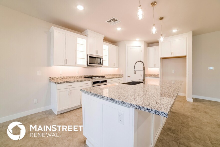 Building Photo - 8615 S 69th Ln