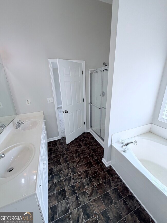 Building Photo - 3816 Landing Terrace