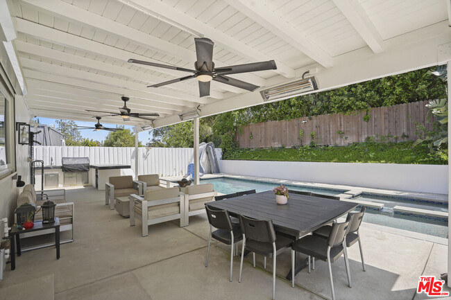 Building Photo - 16544 Park Ln Dr