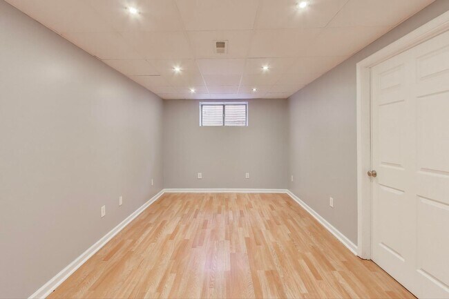 Building Photo - 5769 Yellowrose Ct