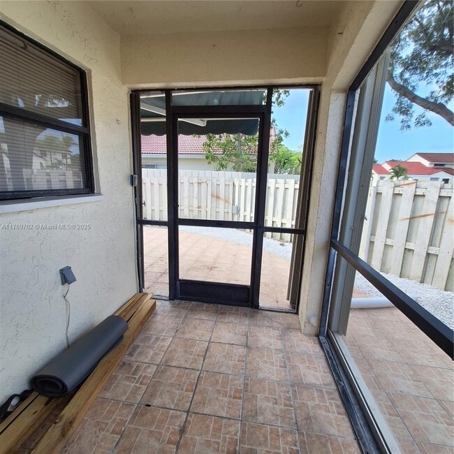 Building Photo - 3214 San Remo Cir