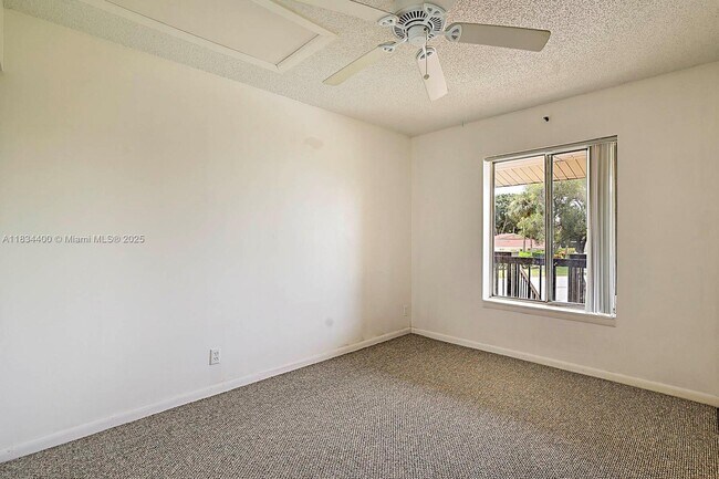 Building Photo - 6568 Chasewood Dr