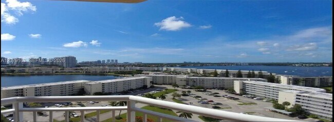 Building Photo - 18011 Biscayne Blvd