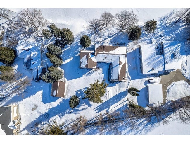 Building Photo - 17796 Cedar Park Loop