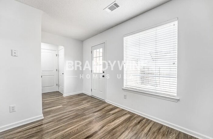 Building Photo - 10242 Evening Hill Dr