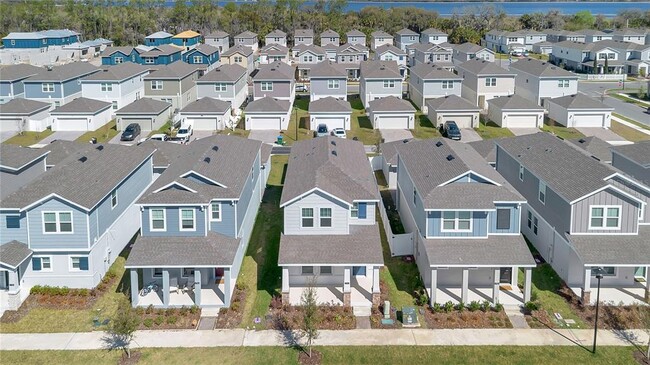 Building Photo - 714 Squire Ave