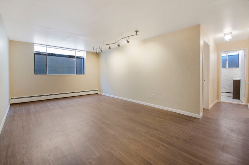 Building Photo - 1375 N Williams St