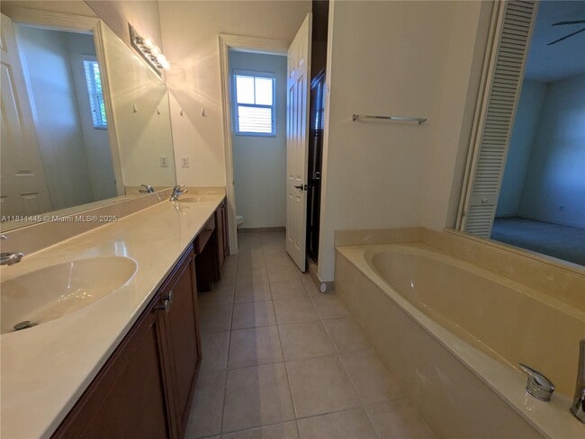 Building Photo - 601 Pacific Grove Dr