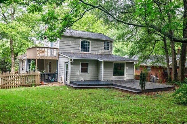 Building Photo - 183 Locust St NE