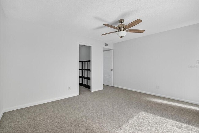 Building Photo - 13618 Greenfield Dr