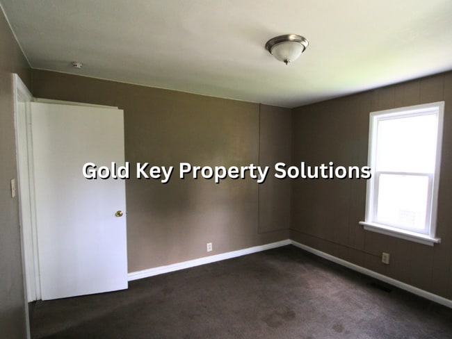 Building Photo - !!COMING SOON!! 2 Bed and 1 Bath Home For ...