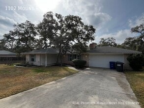 Building Photo - 1102 Mt Riga Dr