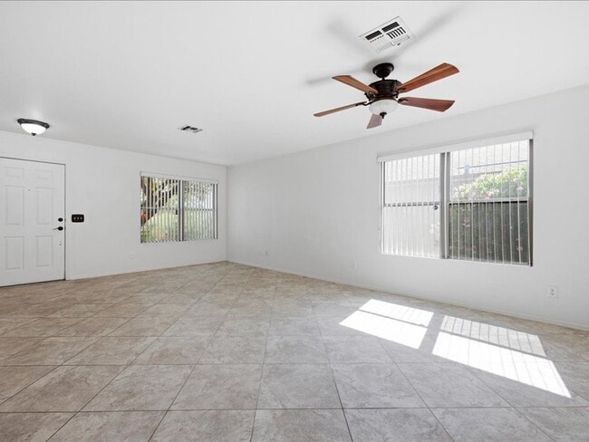 Building Photo - 9909 E Rocky Wash Dr