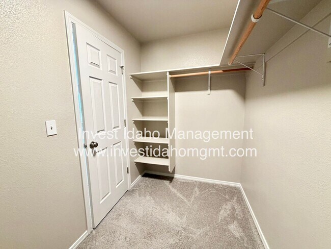 Building Photo - Spacious 4 Bed 2 Bath Home in Kuna