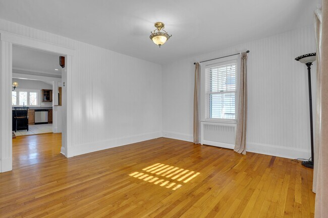 Building Photo - 2 Bellevue Ave