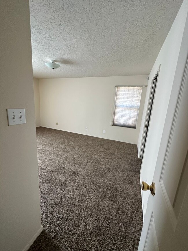 Building Photo - 1801 Regency Park Rd SE