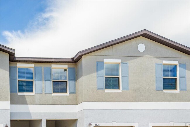 Building Photo - 23265 Willow Glen Way