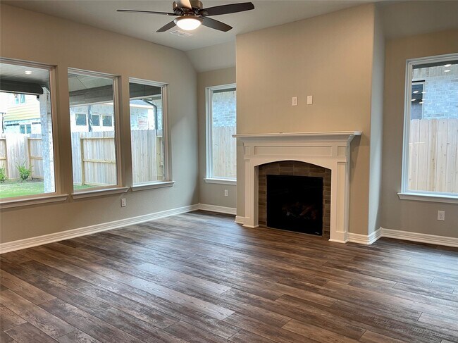 Building Photo - 24226 Maple Summit Ln