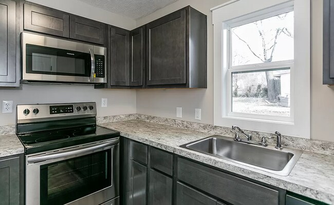 Building Photo - 771 Shelby Ave