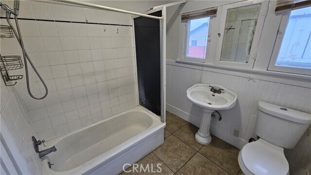 Building Photo - 610 E D St