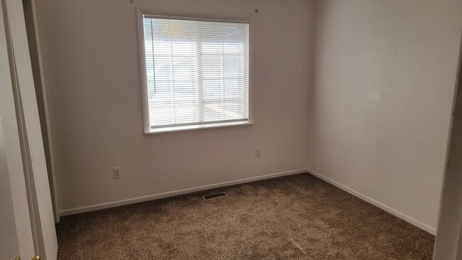 Building Photo - Charming 3 Bedroom, 2 Bath Home in Orchard Mesa – Spacious Yard & Garage!