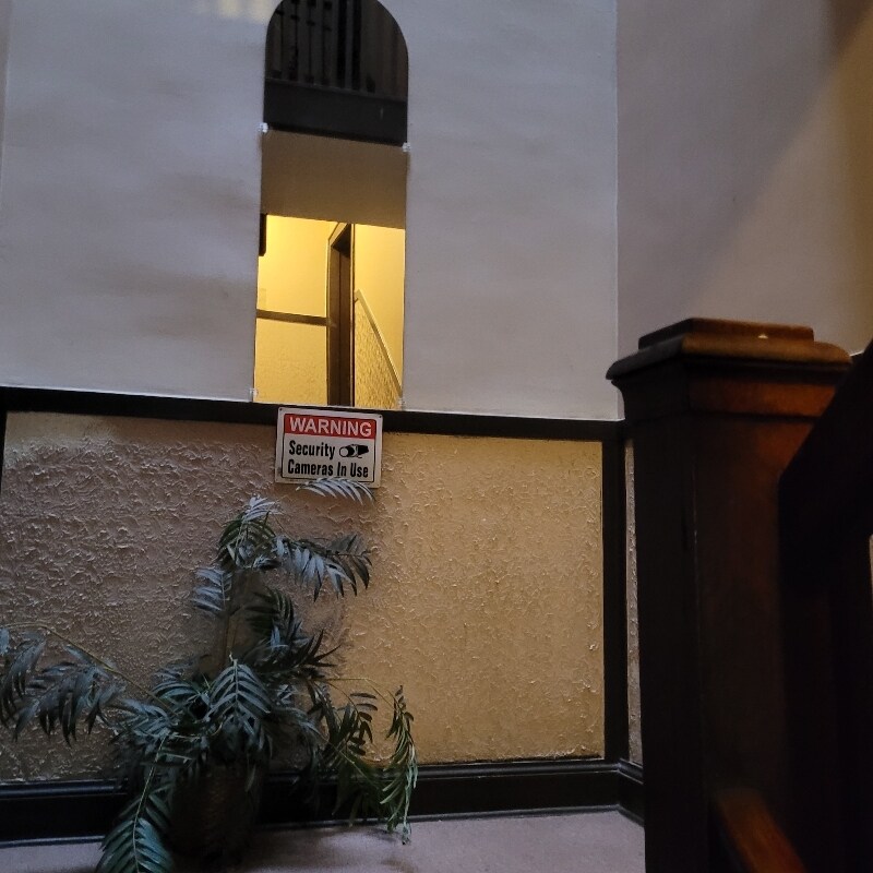 Building Photo - 6723 S Clyde Ave