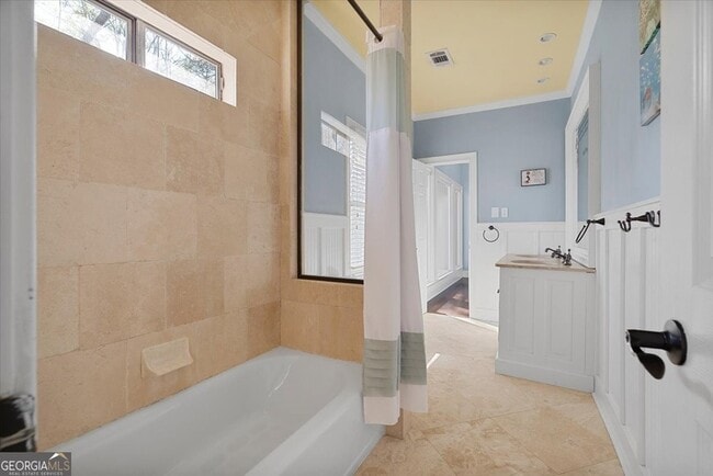 Building Photo - 530 Slane Trce