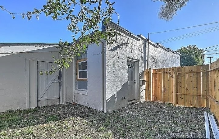 Building Photo - 1004 Fairview Ave