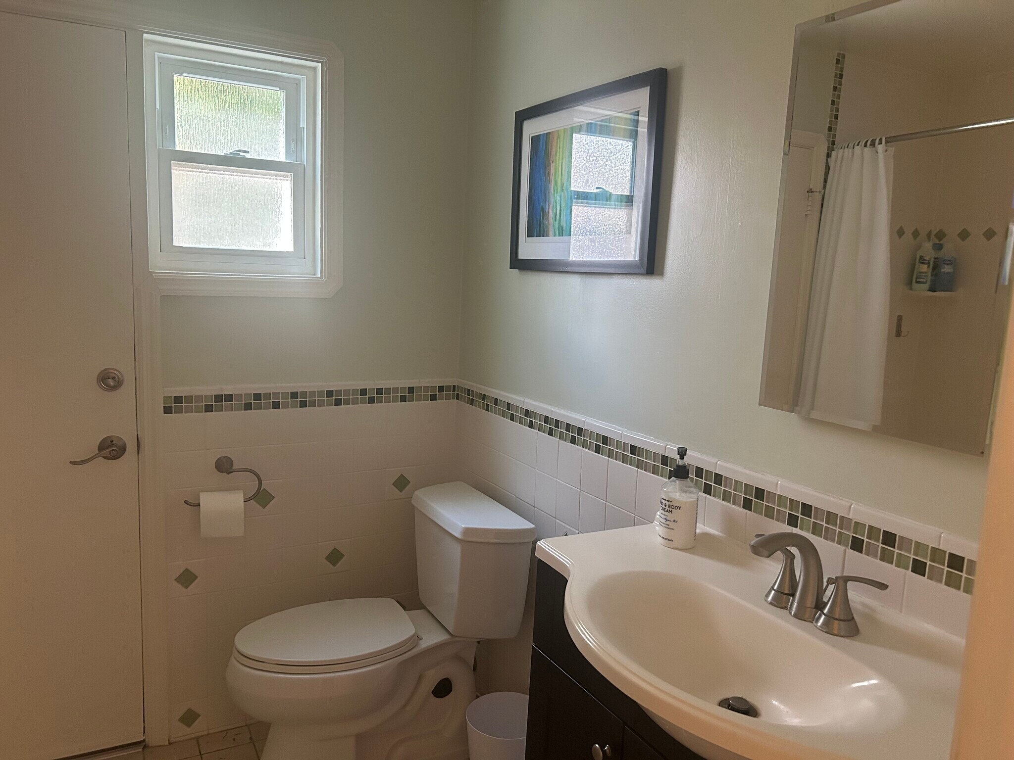 Bathroom with Tub and Shower - 5835 Babbitt Ave
