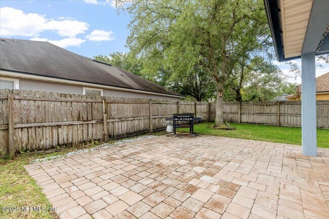Building Photo - 13705 Fish Eagle Dr W