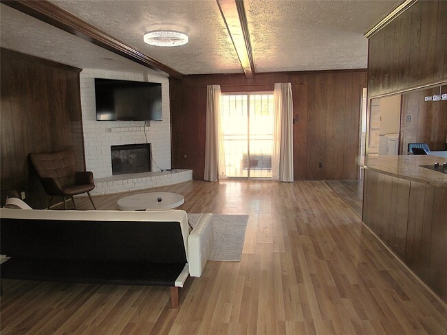 Building Photo - 13526 Brook Hollow Dr