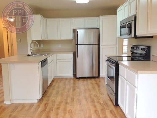 Building Photo - Prime Tigard Location, Summer Lake Neighborhood / Morning Hill, Close To Progress Ridge, Pet Frie...