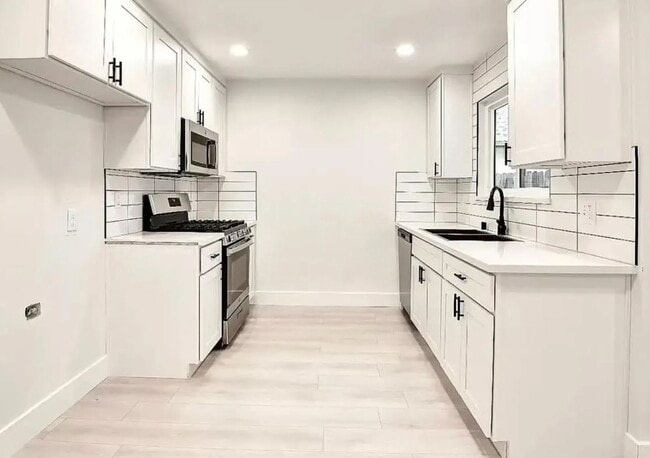 Building Photo - 2841 Utah Ave