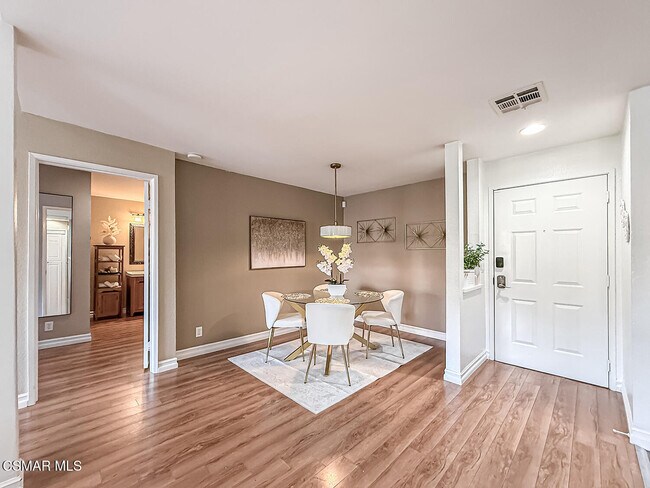 Building Photo - 5420 Sylmar Ave