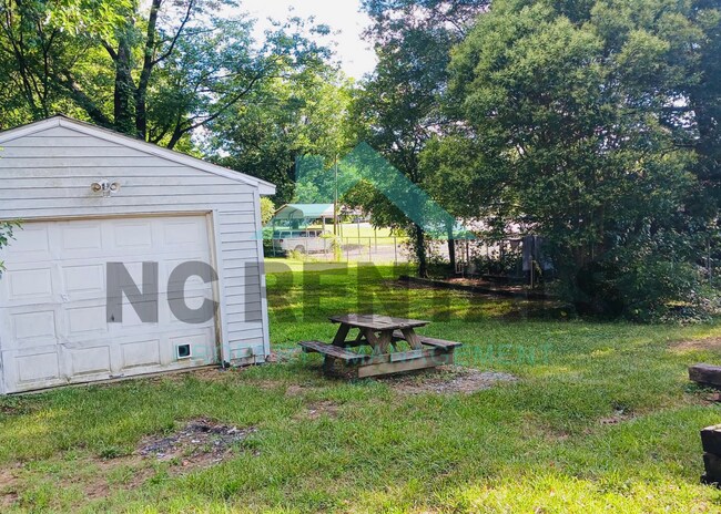 Building Photo - 3716 Dawson Ave