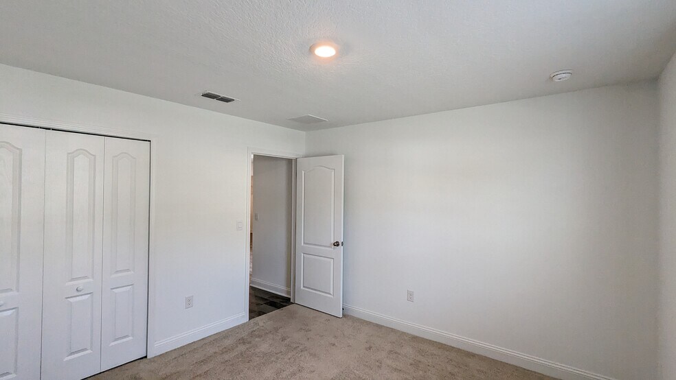 Building Photo - 259 Zancara St